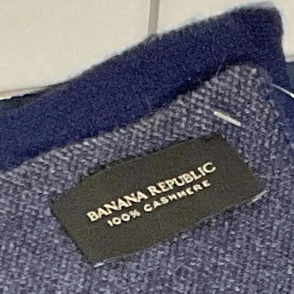 Banana Republic 100% Cashmere Scarf Classic Logo Navy and Grey Unisex One Size - Picture 4 of 5
